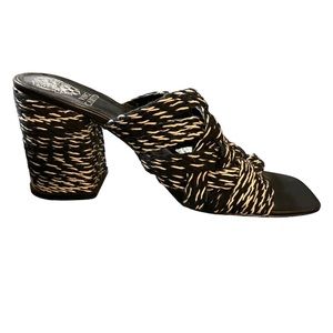 Women’s shoes Black and White 71/2 Like New!